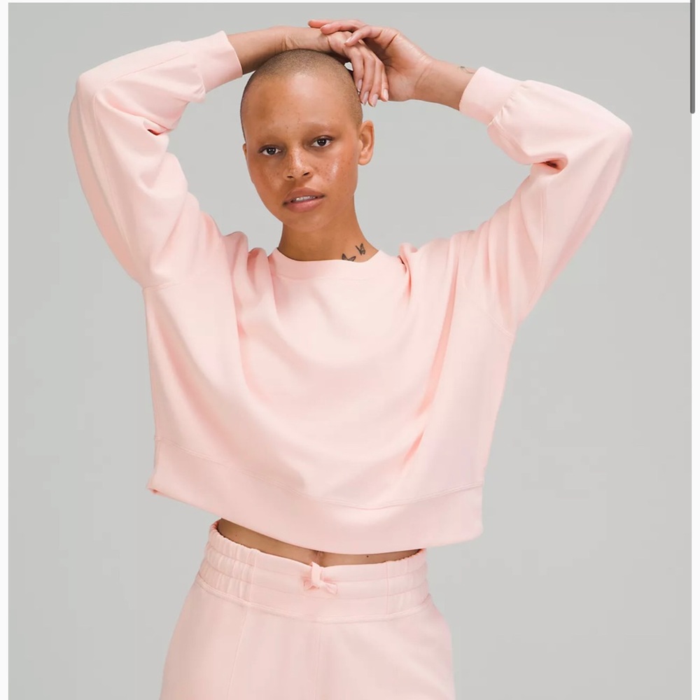 Lululemon Perfectly Oversized Cropped Crew 
Softstreme